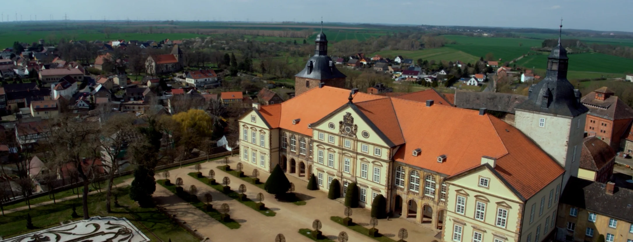 Luftansicht von Schluss Hundisburg