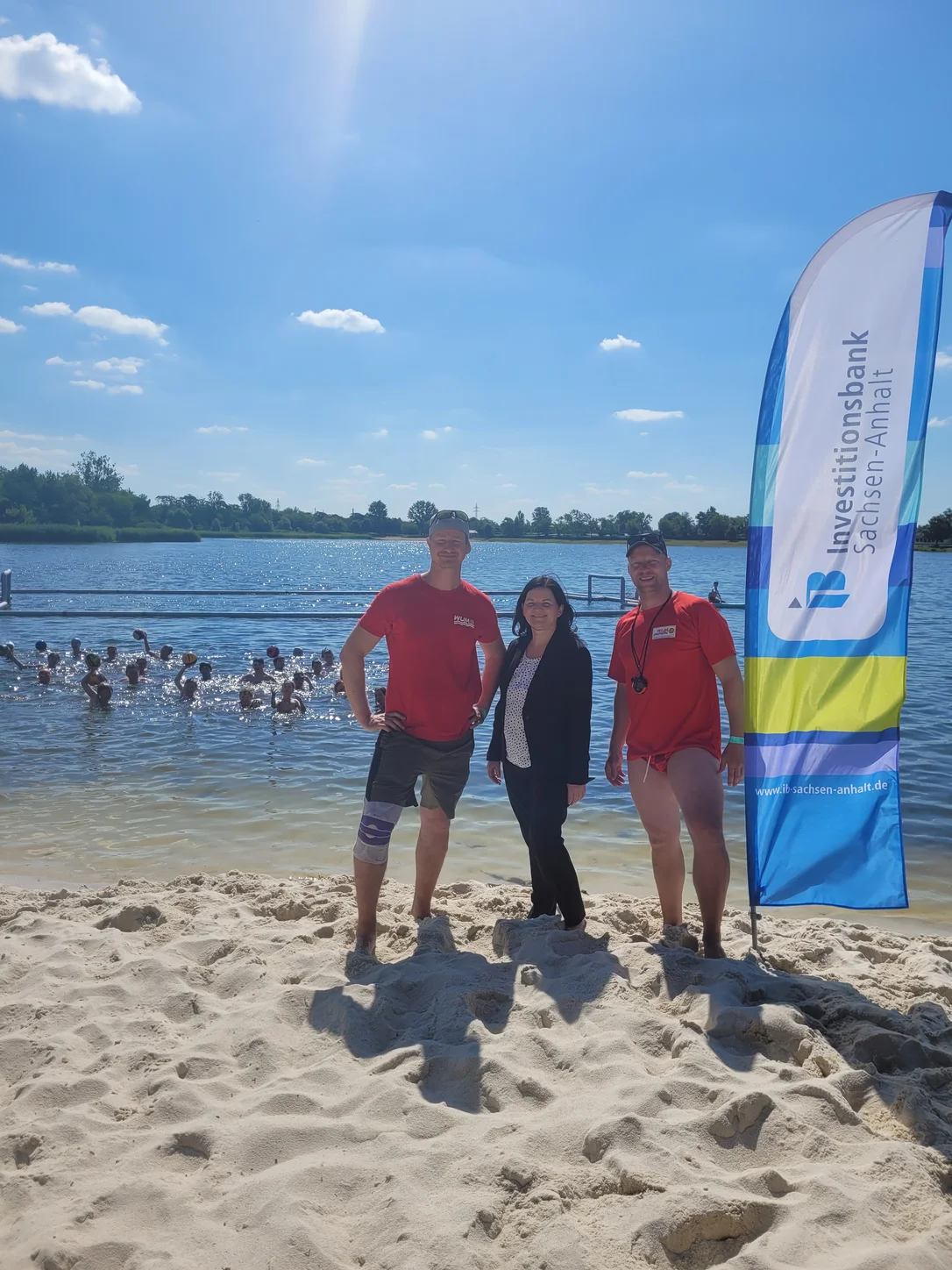 Spendenübergabe an die Wasserball Union Magdeburg am See 
