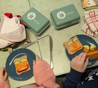 Brotdosen und gesunde Frühstücksteller an der Grundschule Zielitz
