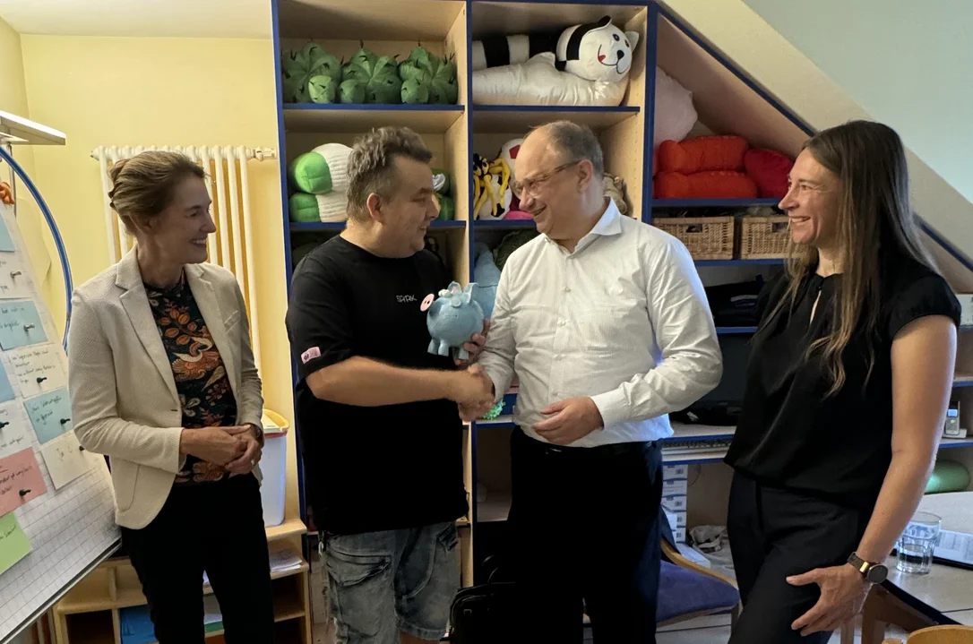 Spendenübergabe an den Paritätischen Wohlfahrtsverbandes Sachsen-Anhalt für die Wohngruppe „KLARO“ in Halle 