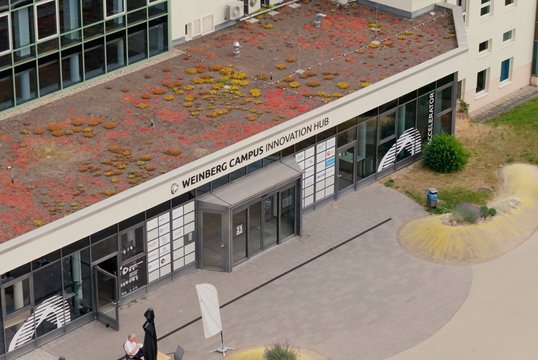 Luftansicht eines Hauses vom Weinberg Campus in Halle