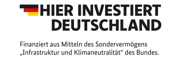 Logo Hier investiert Deutschland Finanziert aus Mitteln des Sondervermögens Infrastruktur und Klimaneutralität des Bundes.