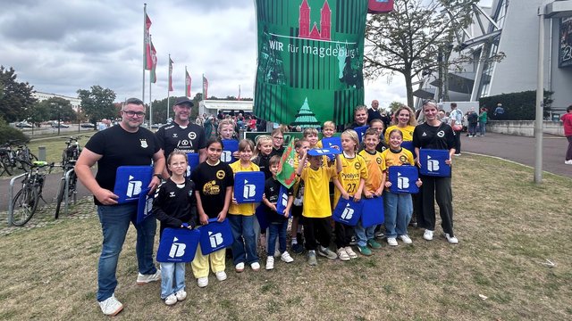 Vorbilder zum Greifen nah: Bernburger Handball-Nachwuchs auf der #ehrentribüne
